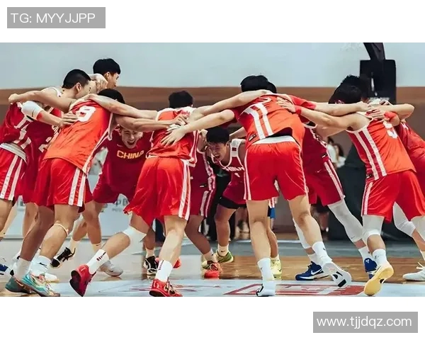 重庆篮球队在联合会杯中的灵活性表现引发热议展现团队实力与战术创新