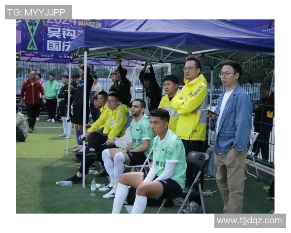 成都足球队总决赛表现点评：灵活性与战术运用的完美结合