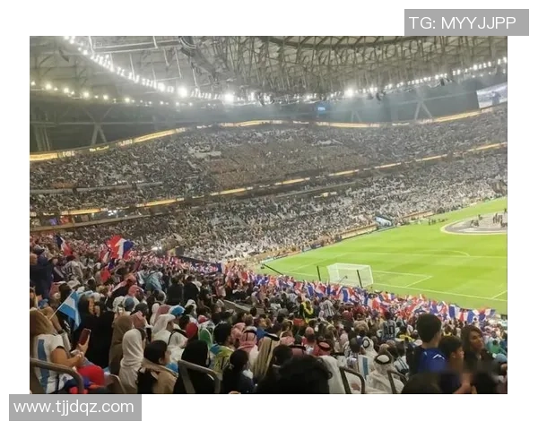 足球明星现场观战精彩瞬间汇总高清视频集锦尽享足球魅力 足球明星现场观战精彩瞬间汇总高清视频集锦尽享足球魅力