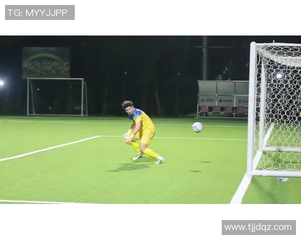 足球明星面孔合拍盛宴展现球场魅力与个性风采的精彩瞬间 足球明星面孔合拍盛宴展现球场魅力与个性风采的精彩瞬间